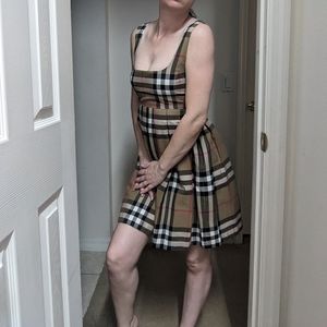 Burberry A line pleated dress size 2
